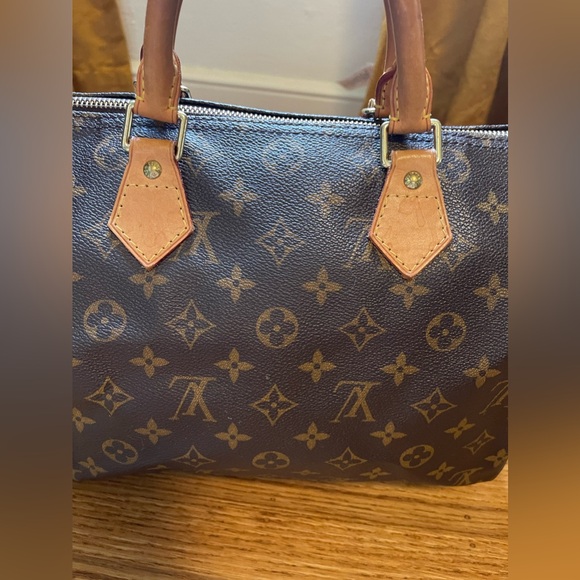 Louis Vuitton Speedy 30, Authentic - Picture 8 of 17